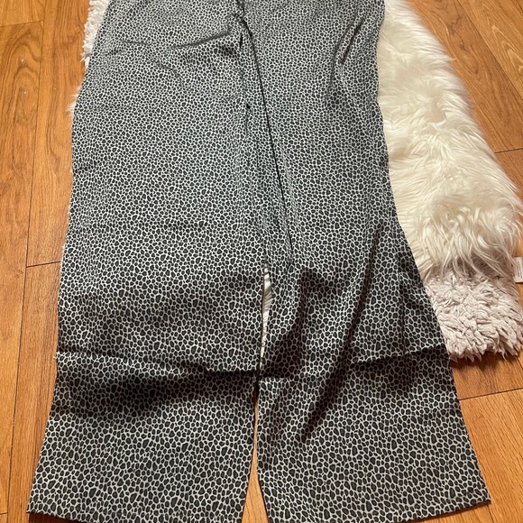 SzL Barefoot Dreams Satin Pajama Pants - Picture 12 of 14